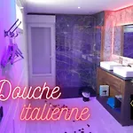 Lux, Privatif Valenciennes アパート