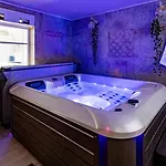 Lux, Privatif Valenciennes アパート